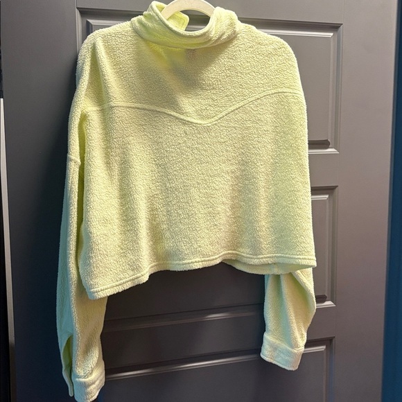 Soft and cozy crop top button up shirt with collar cotton polly blend NWOT - Picture 7 of 7